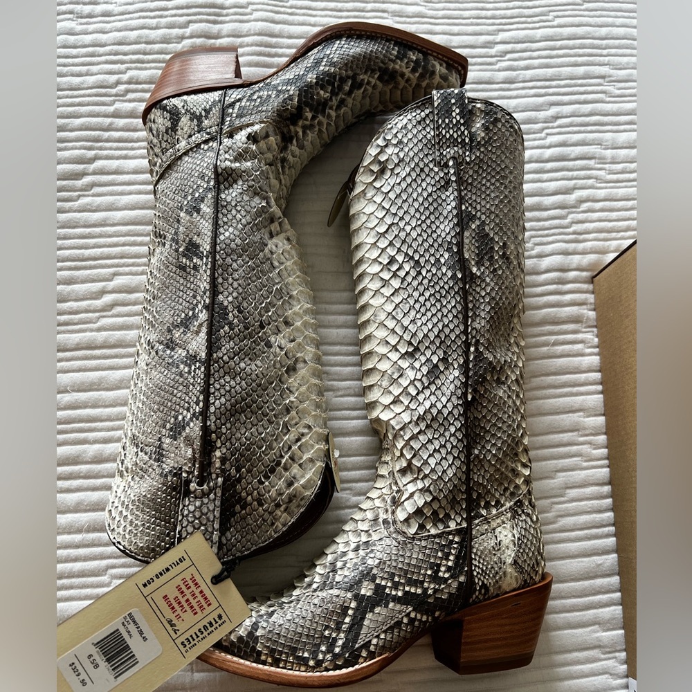 NEW WITH TAGS - IDYLLWIND SLAY PYTHON TALL WESTERN BOOTS - SNIP TOE 6.5
